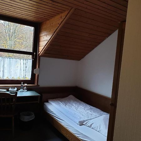 Autobahnraststätte und Hotel Riedener Wald Ost Hausen  Exterior foto
